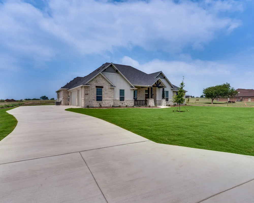 2561 Posey Lane Waxahachie, TX 75167