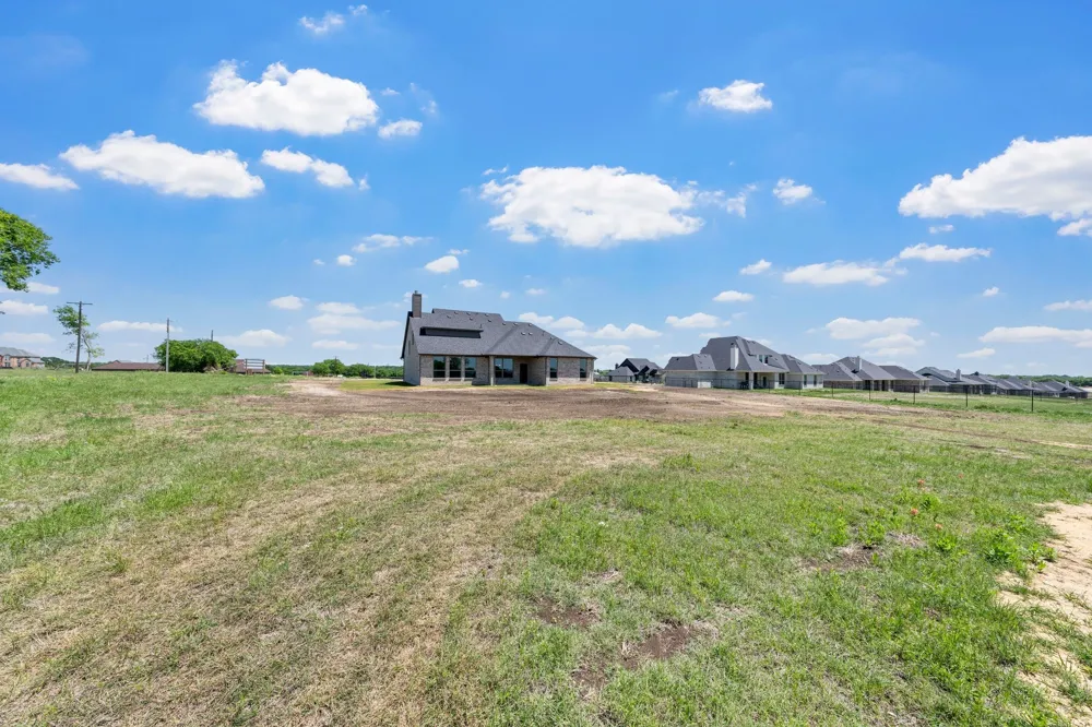 2561 Posey Lane Waxahachie, TX 75167