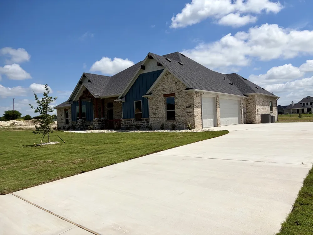 2561 Posey Lane Waxahachie, TX 75167