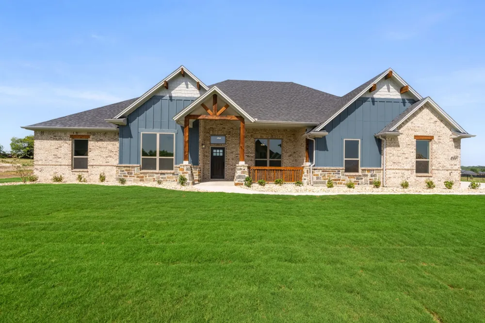 2561 Posey Lane Waxahachie, TX 75167