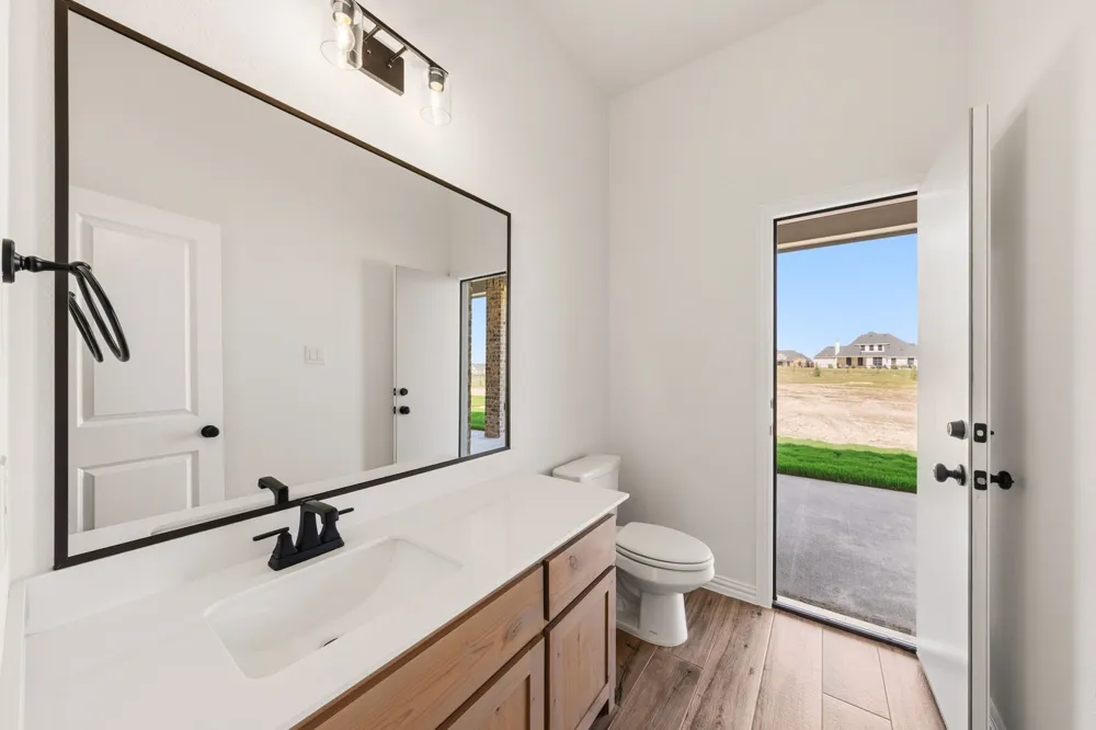 2561 Posey Lane Waxahachie, TX 75167