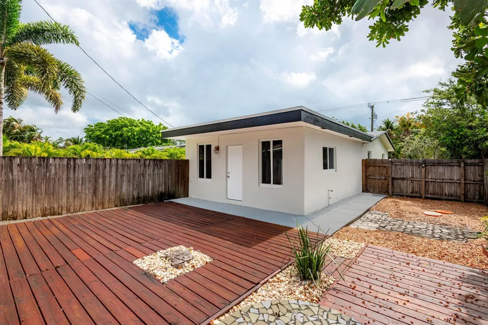 2733 NE 6th Avenue Wilton Manors, FL 33334