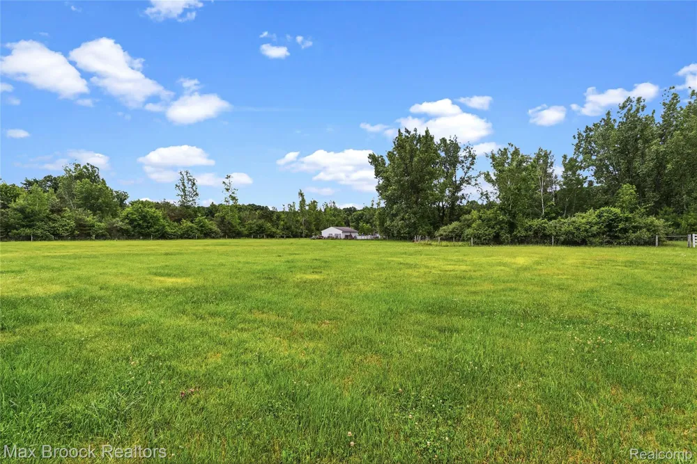 2566 5 Mile Road Lincoln Township, MI 48642