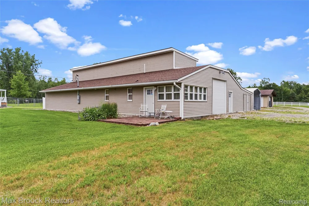 2566 5 Mile Road Lincoln Township, MI 48642