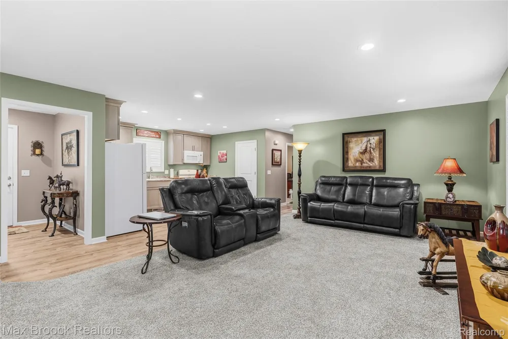2566 5 Mile Road Lincoln Township, MI 48642
