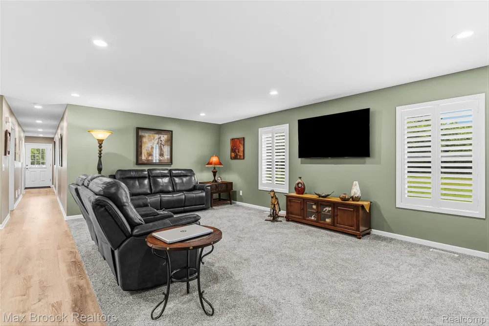 2566 5 Mile Road Lincoln Township, MI 48642