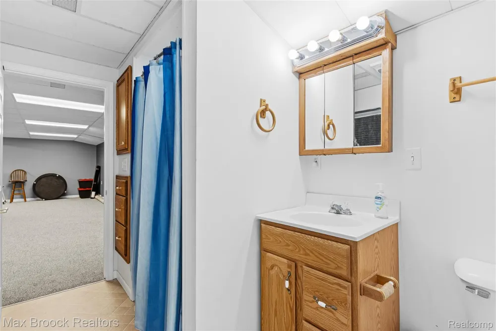 2566 5 Mile Road Lincoln Township, MI 48642