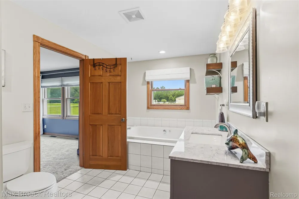 2566 5 Mile Road Lincoln Township, MI 48642