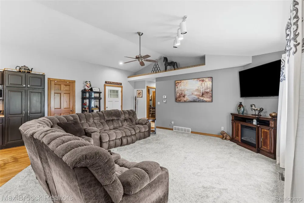 2566 5 Mile Road Lincoln Township, MI 48642