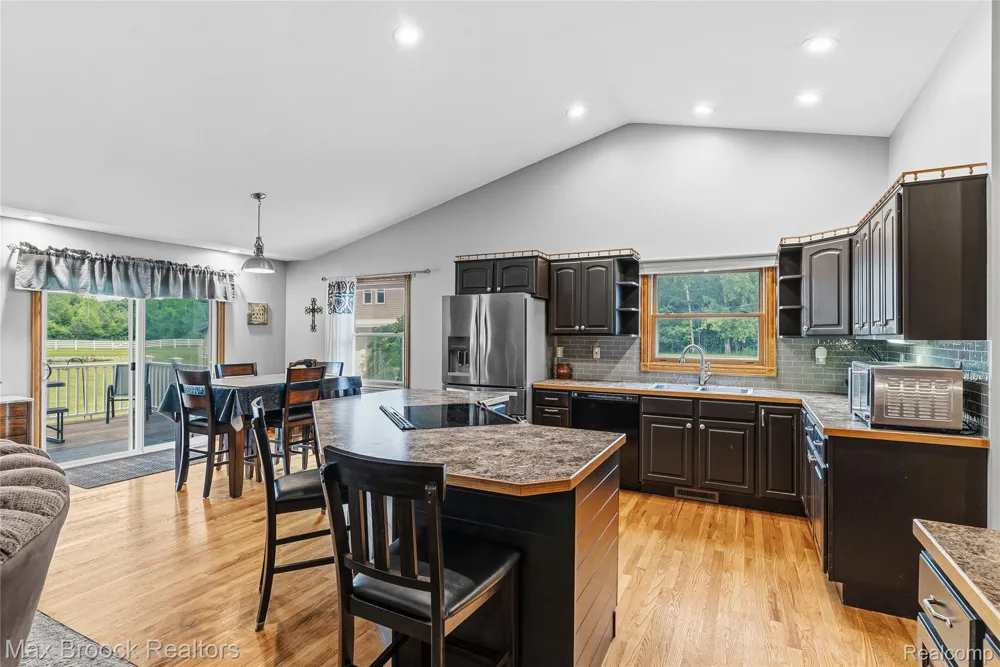 2566 5 Mile Road Lincoln Township, MI 48642