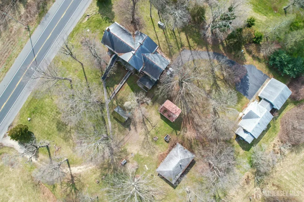 184-186 State Route 34 Holmdel, NJ 07733
