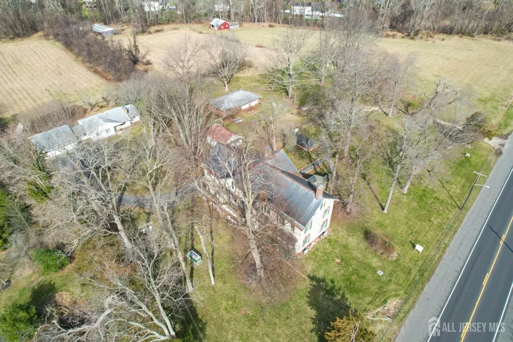 184-186 State Route 34 Holmdel, NJ 07733