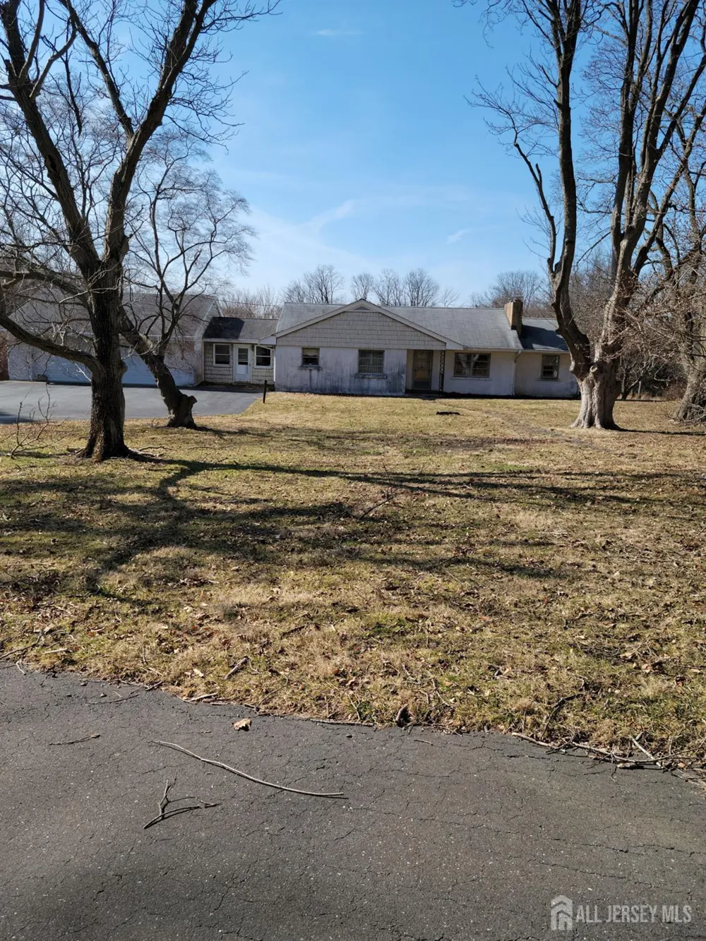 184-186 State Route 34 Holmdel, NJ 07733