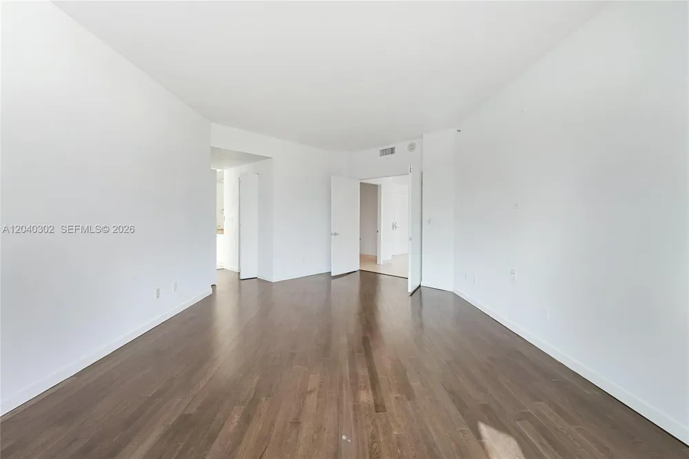 300 S Pointe Dr #405 Miami Beach, FL 33139