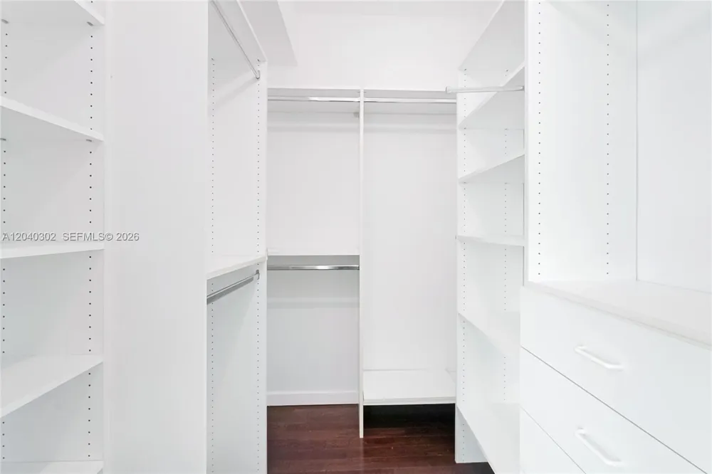 300 S Pointe Dr #405 Miami Beach, FL 33139