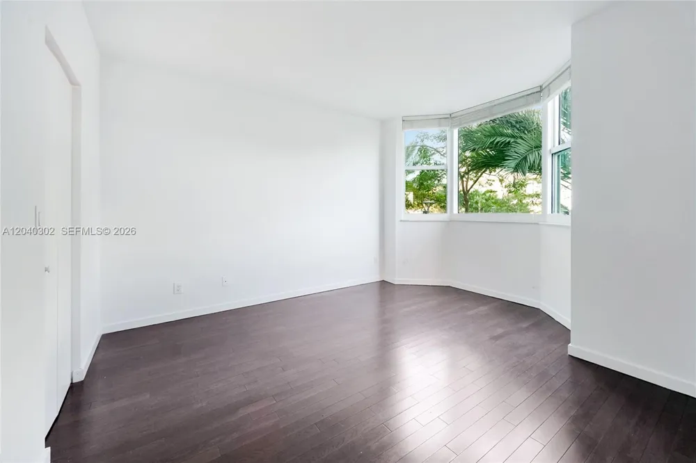 300 S Pointe Dr #405 Miami Beach, FL 33139