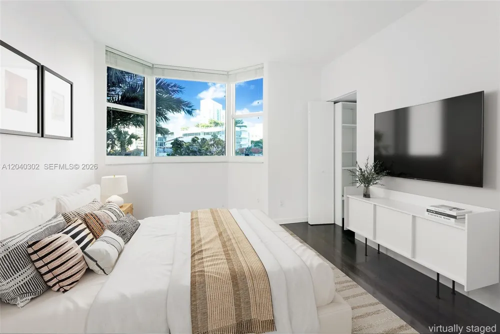 300 S Pointe Dr #405 Miami Beach, FL 33139