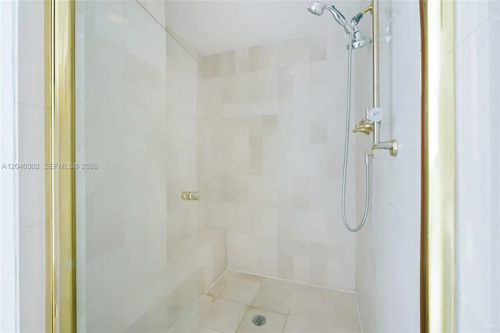 300 S Pointe Dr #405 Miami Beach, FL 33139