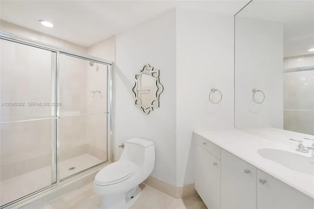 300 S Pointe Dr #405 Miami Beach, FL 33139