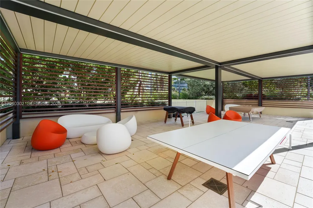 300 S Pointe Dr #405 Miami Beach, FL 33139