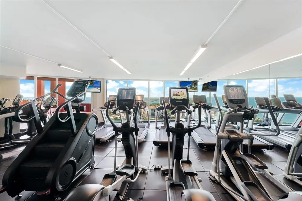 300 S Pointe Dr #405 Miami Beach, FL 33139