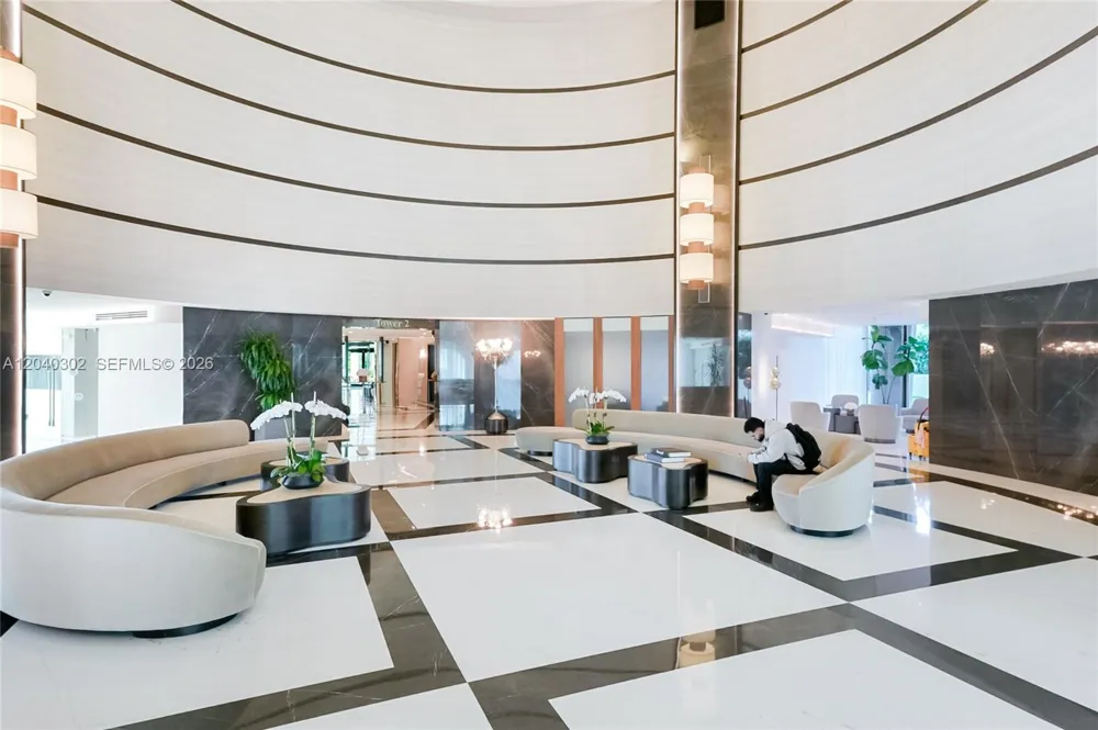 300 S Pointe Dr #405 Miami Beach, FL 33139