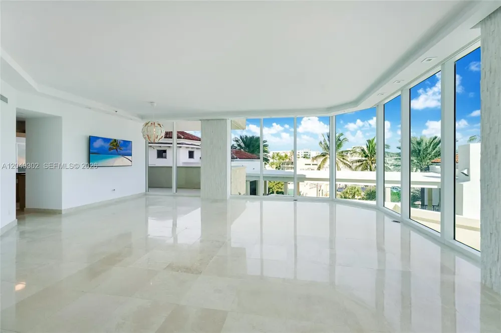 300 S Pointe Dr #405 Miami Beach, FL 33139