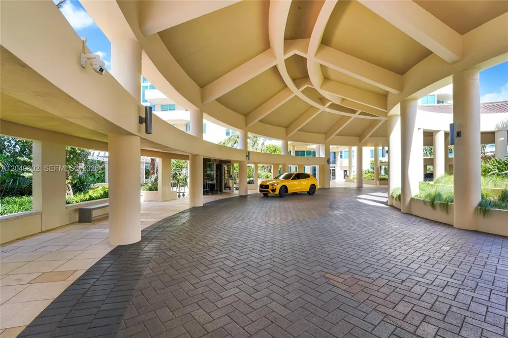 300 S Pointe Dr #405 Miami Beach, FL 33139