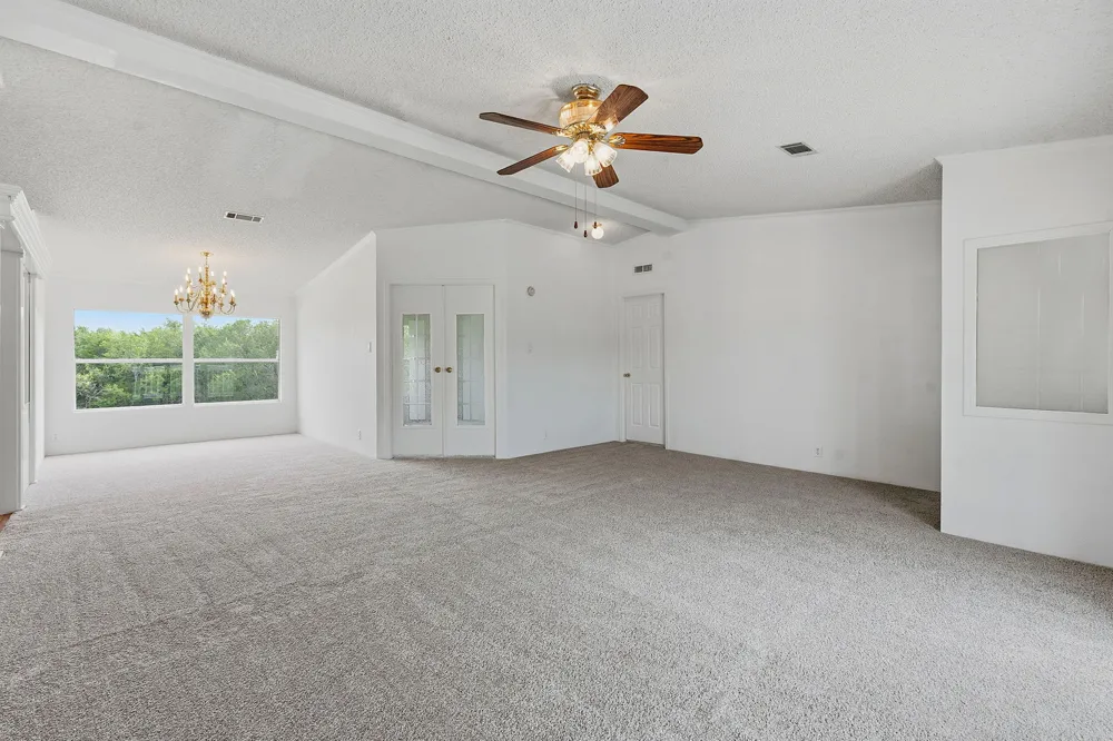 285 Hilltop Drive Dale, TX 78616