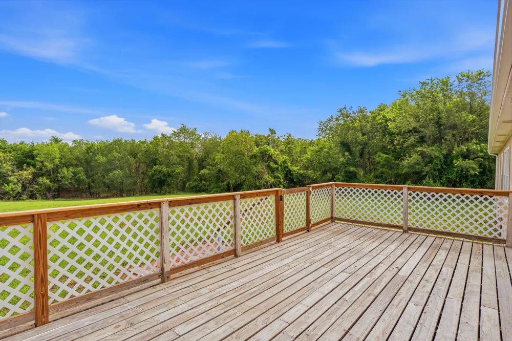 285 Hilltop Drive Dale, TX 78616