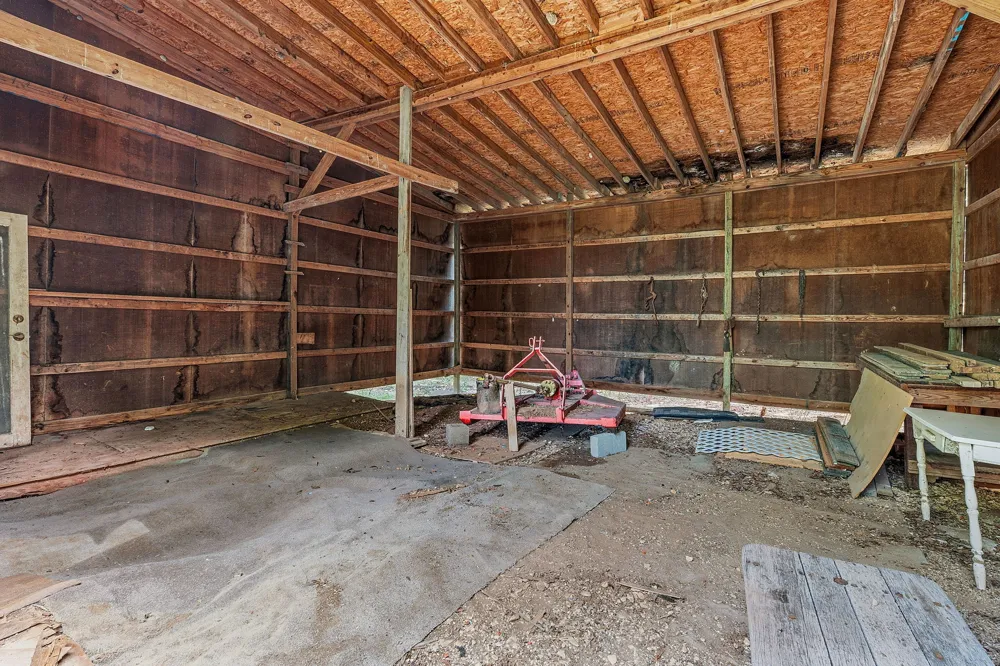 285 Hilltop Drive Dale, TX 78616