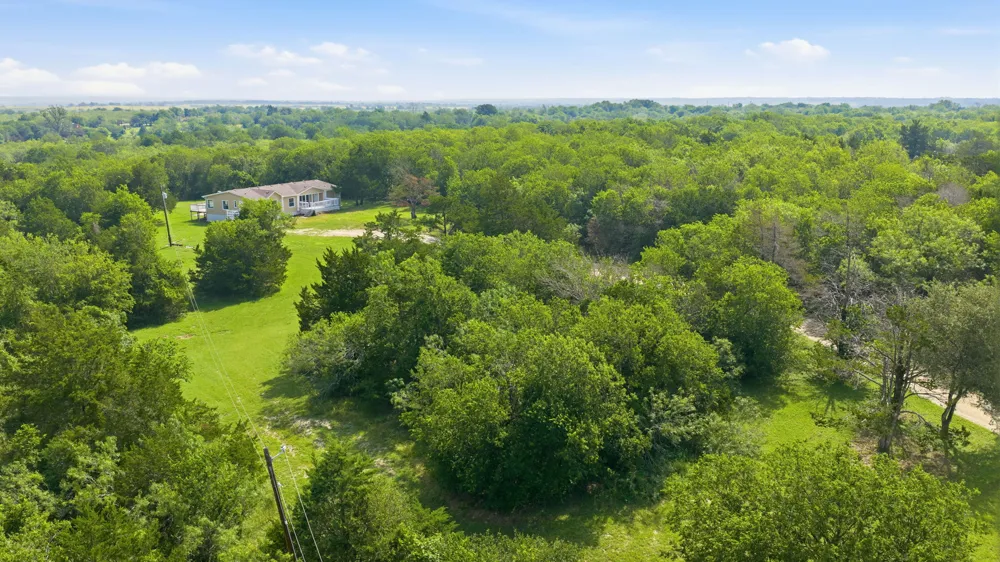 285 Hilltop Drive Dale, TX 78616