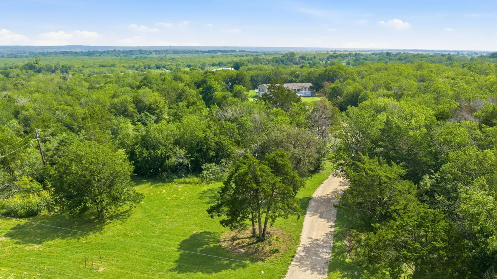 285 Hilltop Drive Dale, TX 78616
