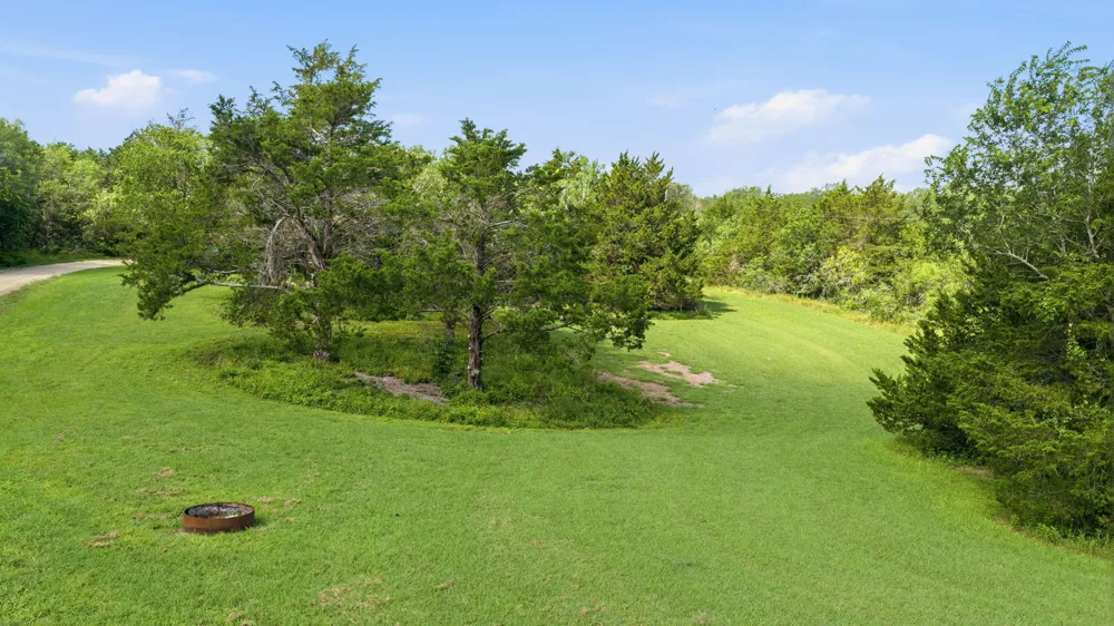 285 Hilltop Drive Dale, TX 78616