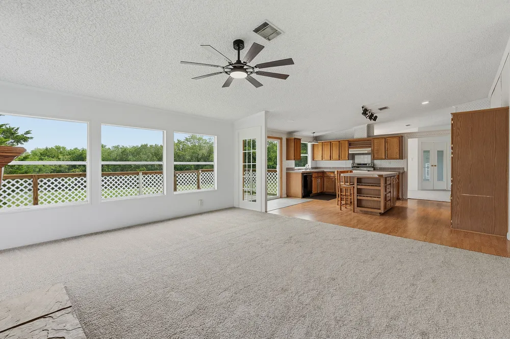 285 Hilltop Drive Dale, TX 78616