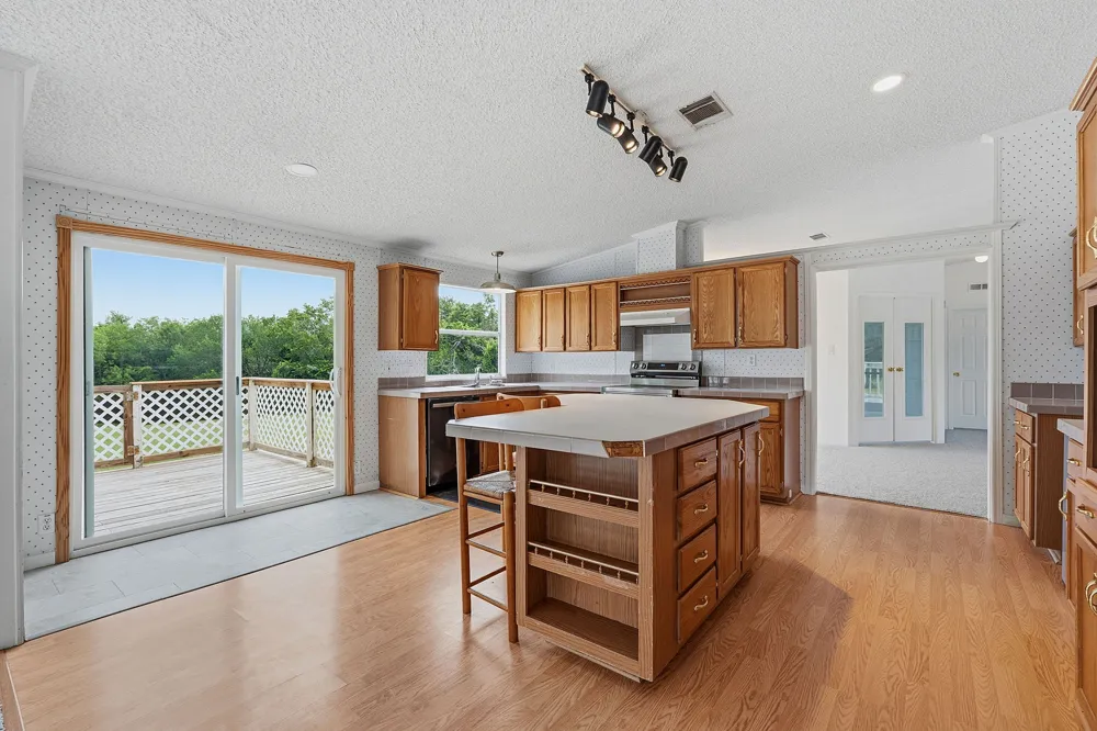 285 Hilltop Drive Dale, TX 78616