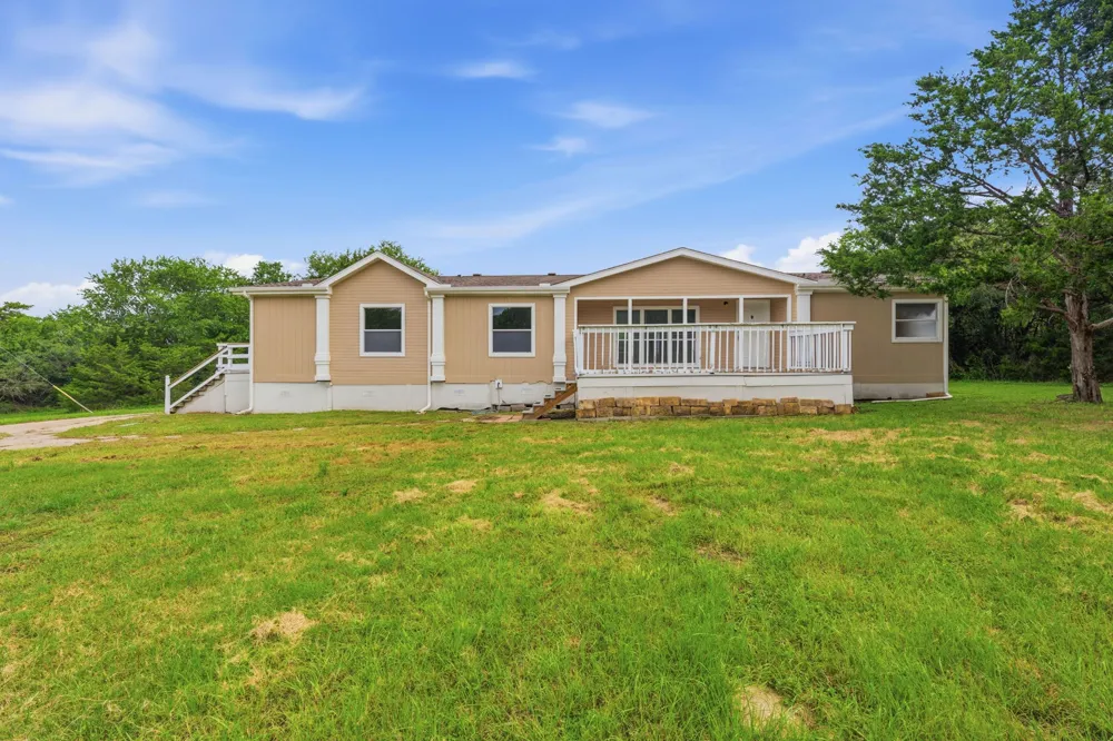 285 Hilltop Drive Dale, TX 78616