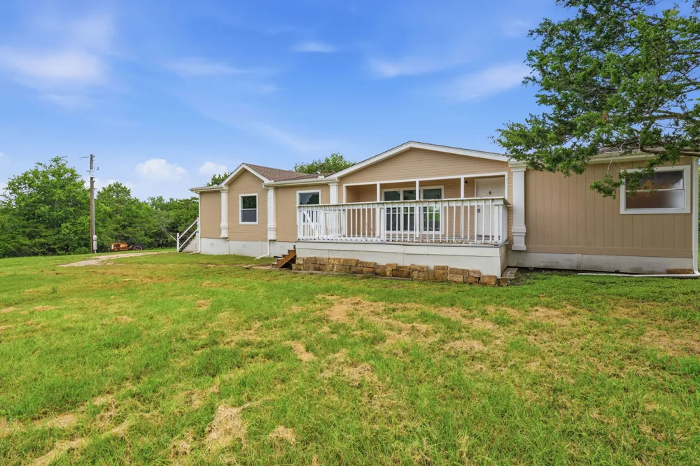 285 Hilltop Drive Dale, TX 78616
