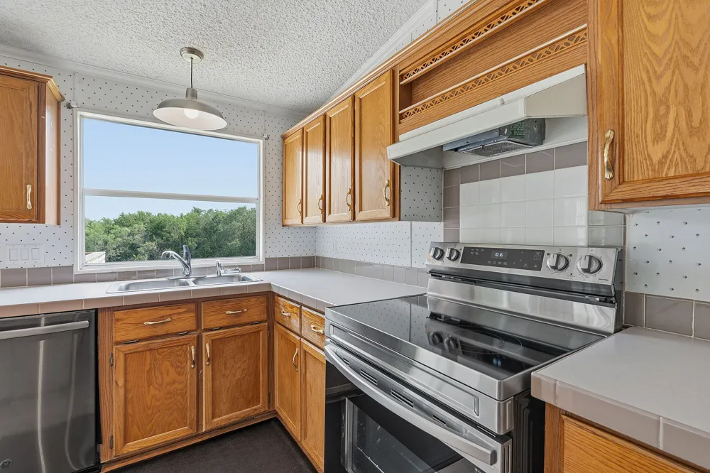 285 Hilltop Drive Dale, TX 78616