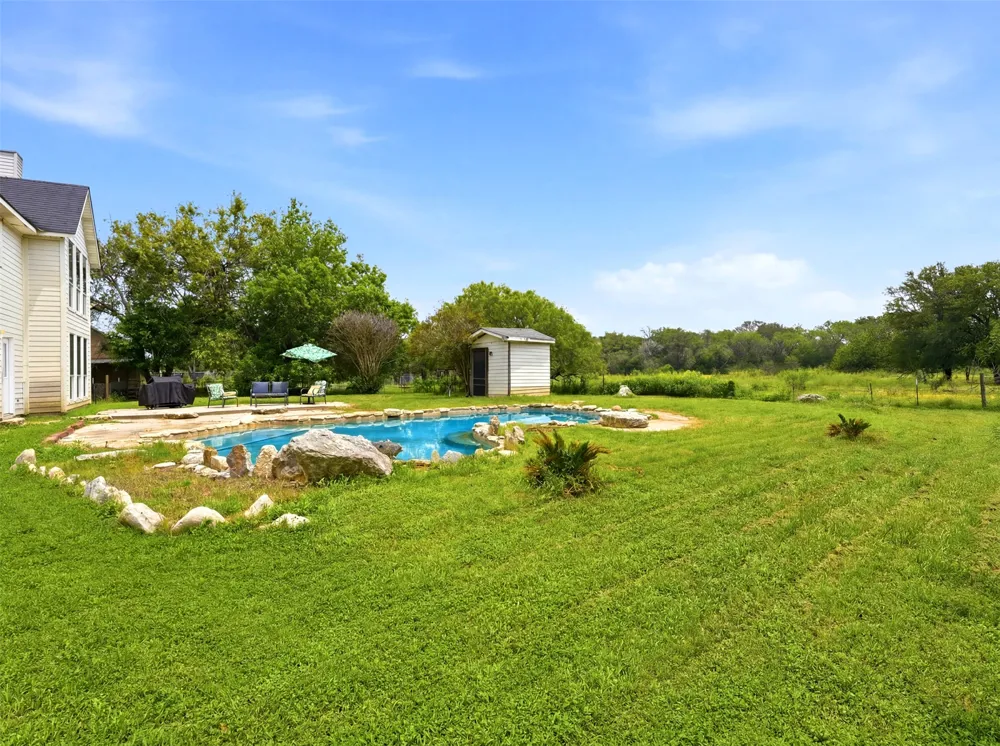 1208 Odaniel School Road Seguin, TX 78155