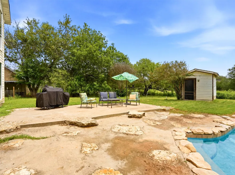 1208 Odaniel School Road Seguin, TX 78155