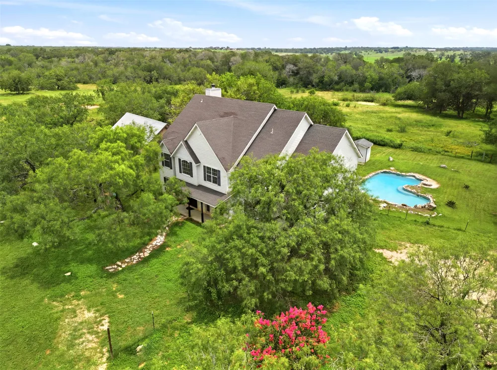 1208 Odaniel School Road Seguin, TX 78155