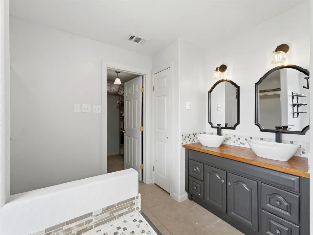 1208 Odaniel School Road Seguin, TX 78155