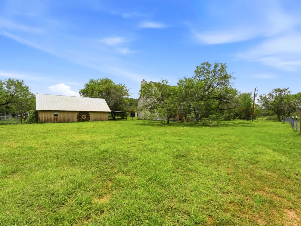 1208 Odaniel School Road Seguin, TX 78155