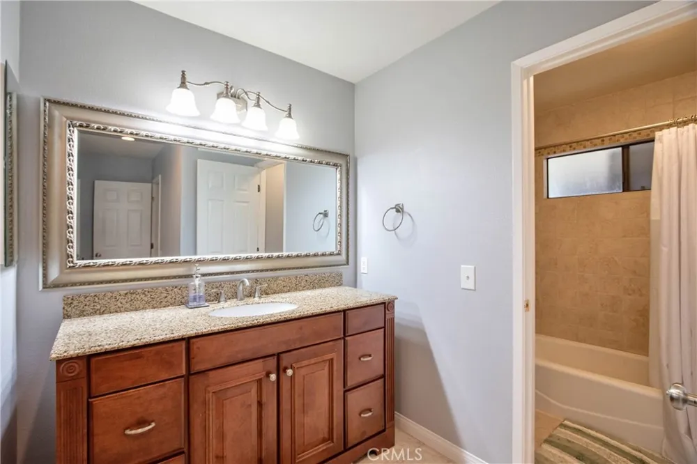 926 Lupine Hills Drive #15 Vista, CA 92081
