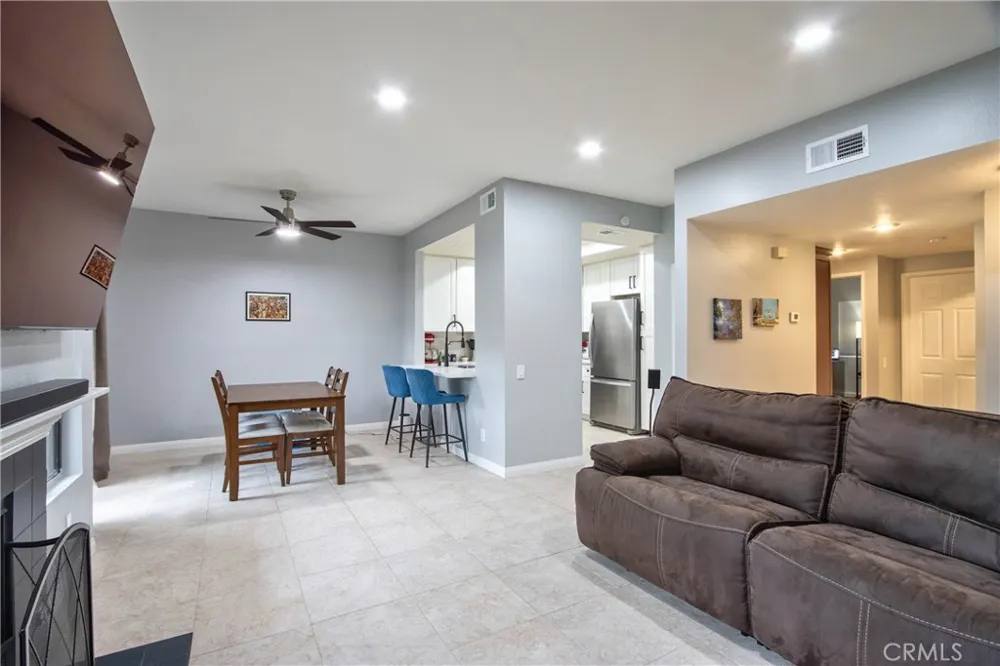 926 Lupine Hills Drive #15 Vista, CA 92081
