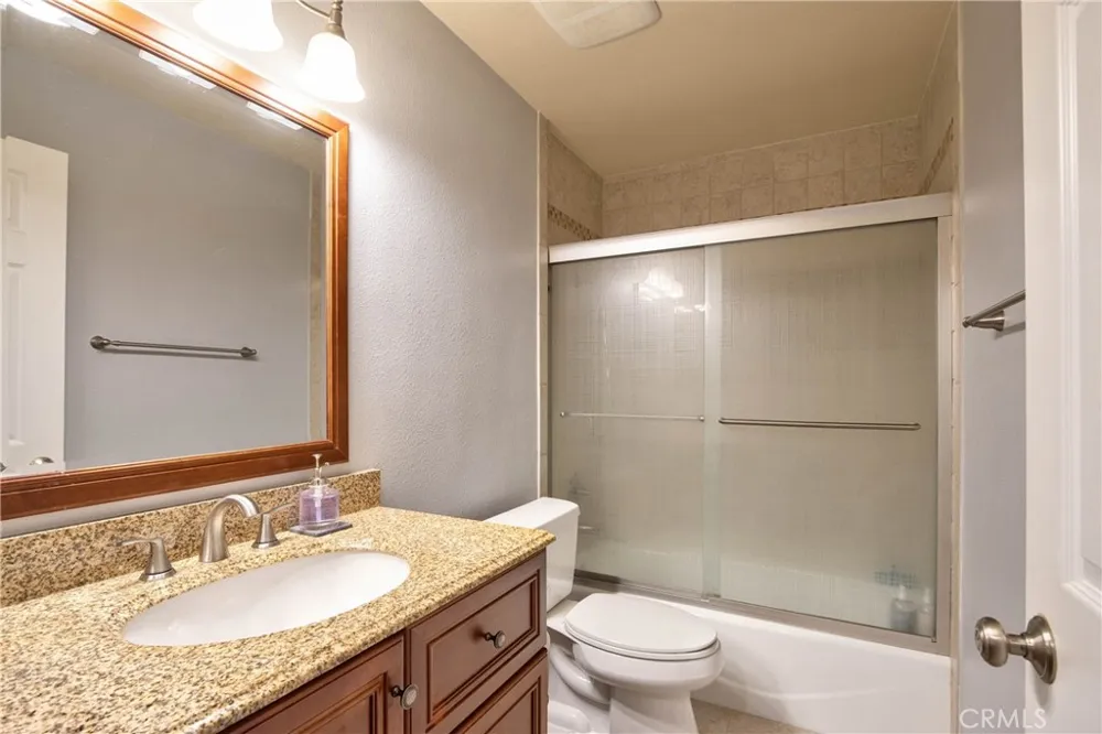 926 Lupine Hills Drive #15 Vista, CA 92081