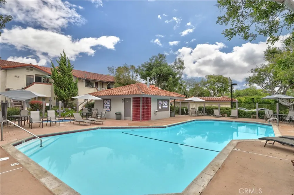 926 Lupine Hills Drive #15 Vista, CA 92081