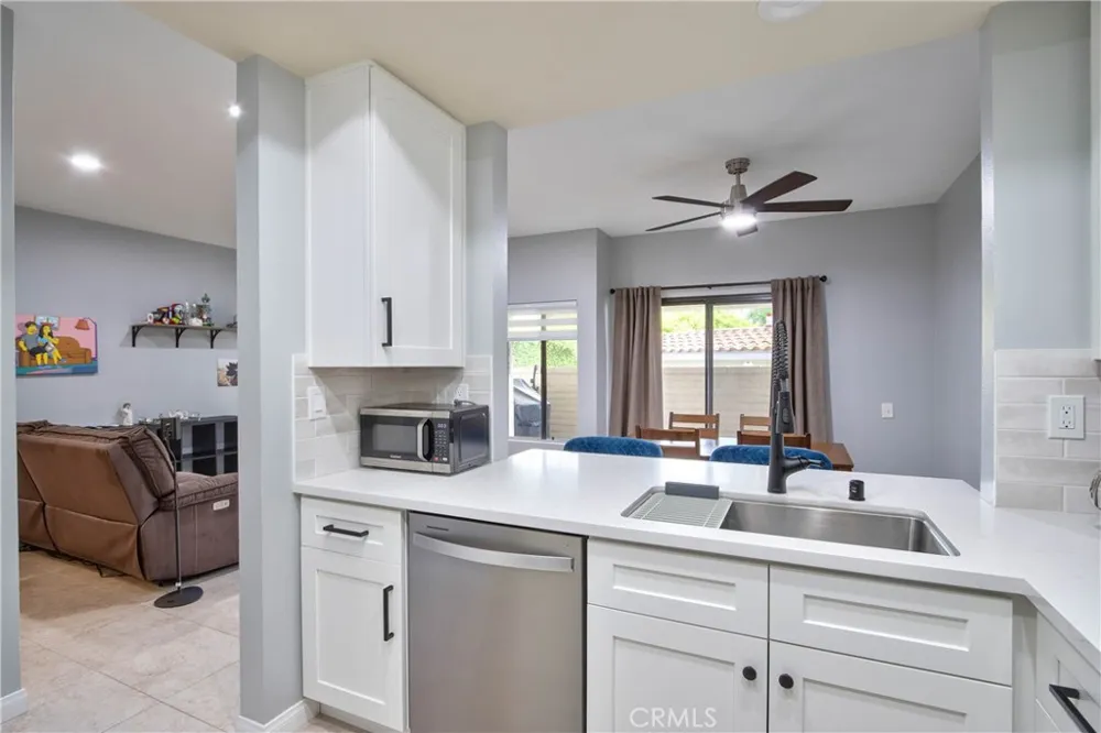 926 Lupine Hills Drive #15 Vista, CA 92081