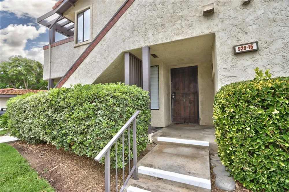 926 Lupine Hills Drive #15 Vista, CA 92081